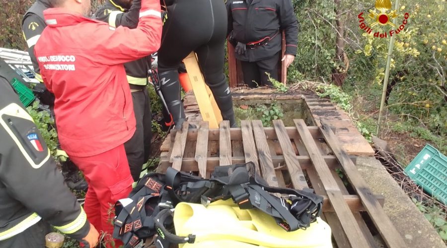 Santa Venerina, imprenditore agricolo precipita dentro un pozzo e muore