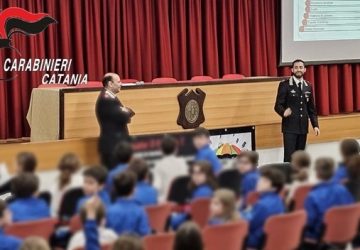I Carabinieri all'Istituto Parini per promuovere la cultura della legalit&agrave; tra i giovani studenti