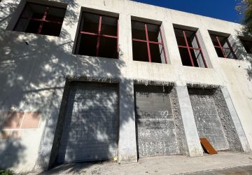 Giarre, la "saga" del teatro incompiuto si arricchisce di una nuova puntata. Ma sembra una replica...