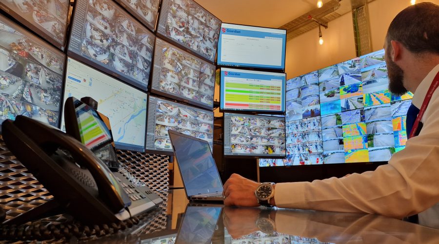 Sventata una spaccata, tre arresti