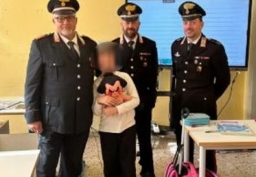 I Carabinieri di Nesima recuperano e riconsegnano l&rsquo;amato peluches ad un bambino