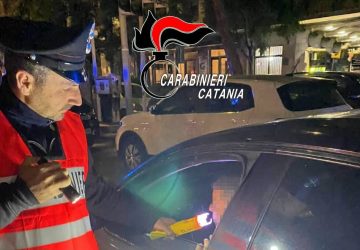 Guida in stato di ebbrezza e controlli con l&rsquo;etilometro: i Carabinieri ritirano 72 patenti