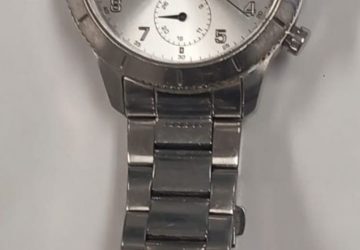 Rubano orologio ad una passeggera: due denunce