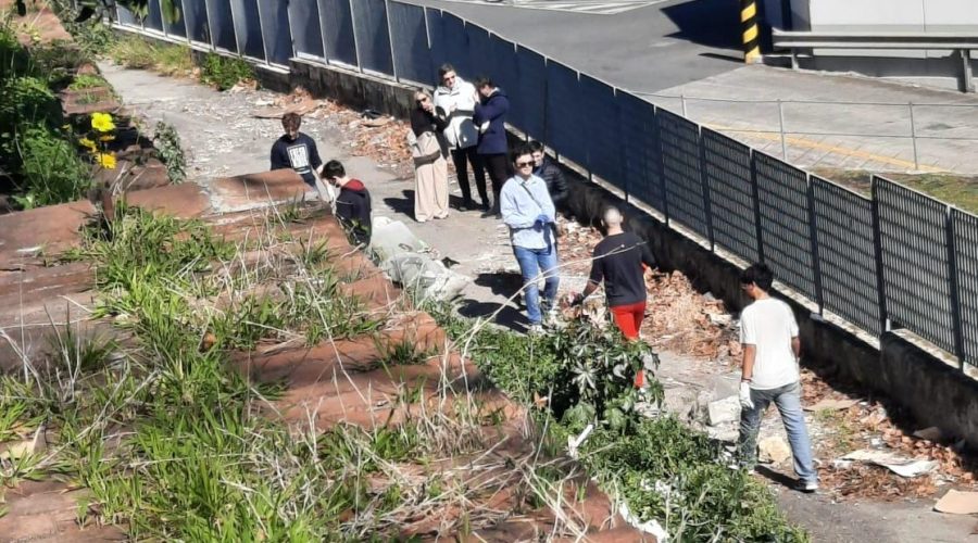 Giarre e Riposto, Nuove Voci a lavoro per ripulire due ville