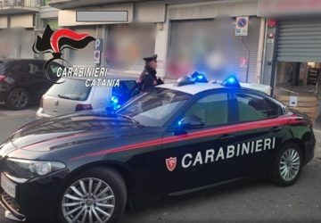 Fiumefreddo, tenta di ripulire la cassaforte del supermercato: arrestato
