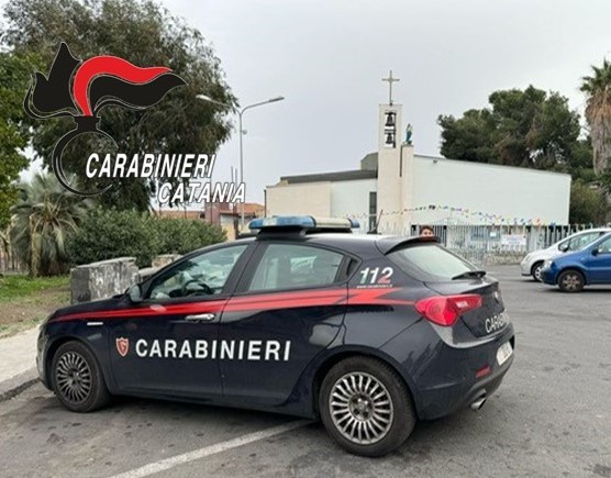 Arrestato pusher che spacciava nei parcheggi della chiesa