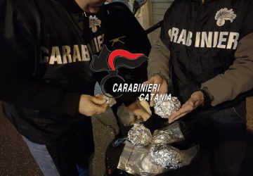Consegna oltre 1 kg di droga in sella al motorino: pusher arrestato dai Carabinieri VD