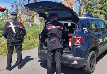 I Carabinieri lo sorprendono mentre guida un&rsquo;auto rubata: denunciato