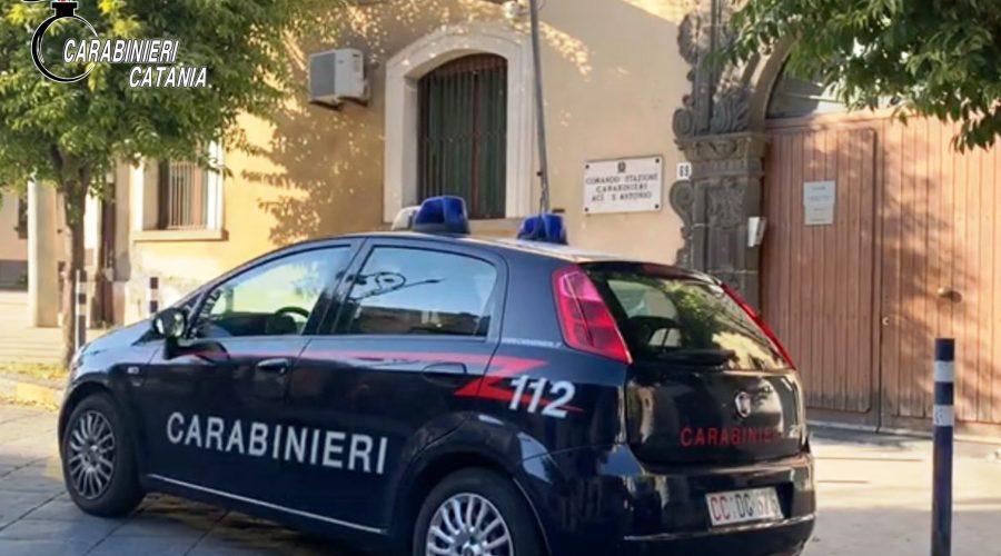 I Carabinieri intervengono di notte e scongiurano le conseguenze più gravi di un principio di incendio
