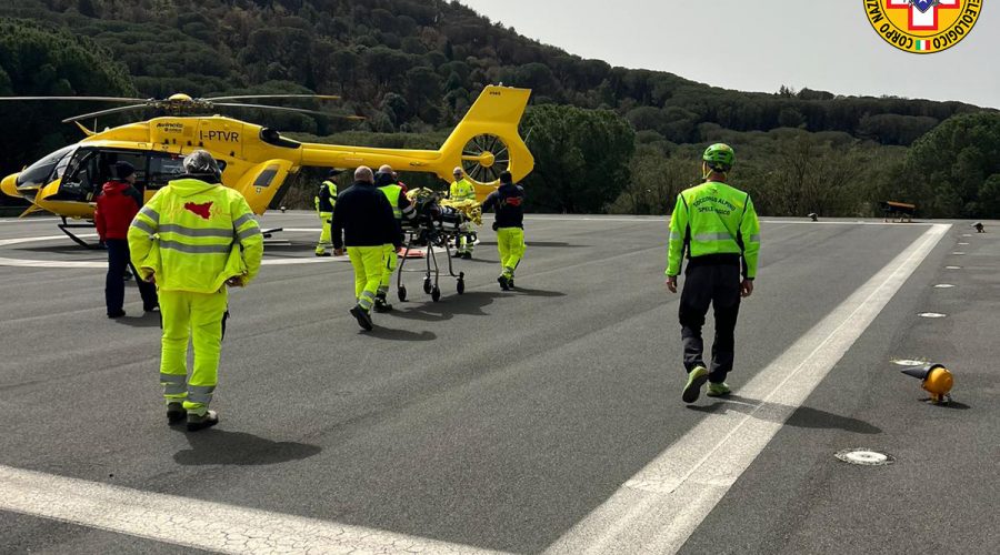 Etna, ciclista cade rovinosamente: intervento dell’elisoccorso
