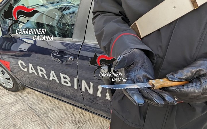 Controlli dei Cc nell’acese: denunciati donna ubriaca alla guida e un uomo con un coltello