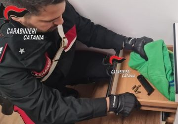 Teneva in casa un caricatore e dei proiettili: denunciato dai Carabinieri