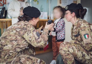 Solidarietà ai bimbi oncologici di Catania, i militari regalano un sorriso