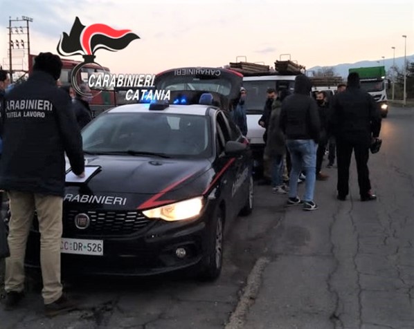 Controlli dei Carabinieri sullo sfruttamento del lavoro: due denunce