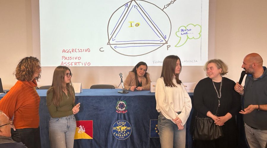 “Mamme e figli, nel tempo e nelle scelte”: interessante conferenza al liceo Leonardo