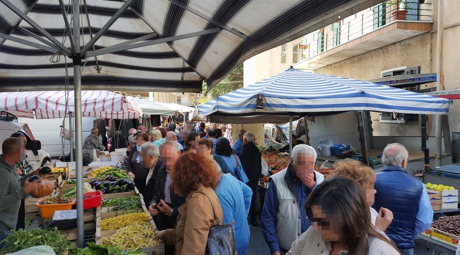 Randazzo, si apre uno spiraglio per il ritorno dell’antico mercato domenicale in piazza Loreto