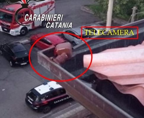 Riposto, allestisce piazza di spaccio con telecamere di videosorveglianza: arrestato 44enne