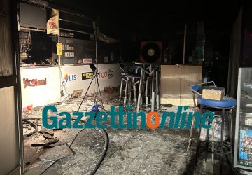 Macchia, in fiamme un tabacchi-ricevitoria di via Principe di Piemonte. Locali dichiarati inagibili VIDEO