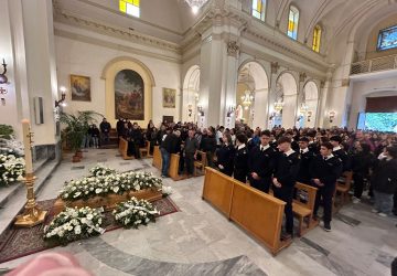 L'ultimo struggente abbraccio a Jack, il 16enne ripostese vittima di un tragico incidente VD