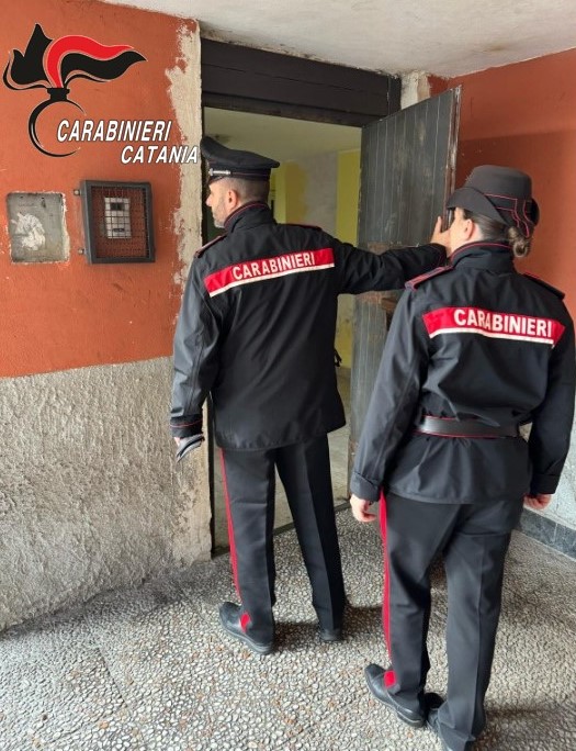 Giovane pusher arrestato dai Carabinieri in via Capo Passero