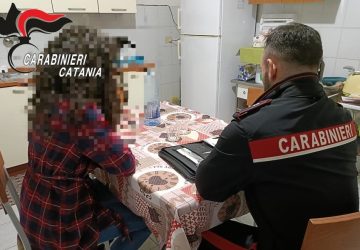 Linguaglossa, terrorizza la famiglia e minaccia madre e sorella: 41enne arrestato