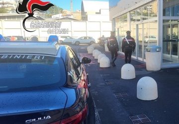 Furto aggravato e indebito utilizzo di carte di credito e di pagamento