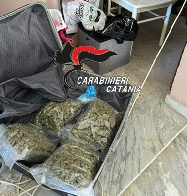Arrestato dai Carabinieri aveva nascosto 2 kg di droga in soffitta