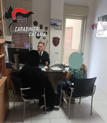 Chiede soldi a tutti i familiari e minaccia la madre: i Carabinieri arrestano un 24enne