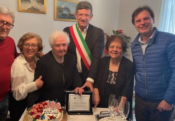 Giarre, grande festa per i 100 anni di nonna Santina