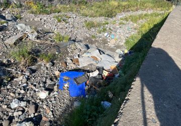 Rischio incendi e allagamenti a Giarre e Riposto: torrenti pieni di rifiuti e vegetazione