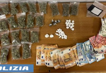 Pusher in moto bloccato dalla Polizia