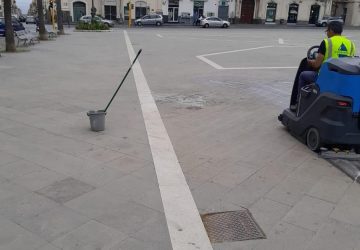 Giarre, completata la prima fase di pulizia straordinaria di piazza Duomo