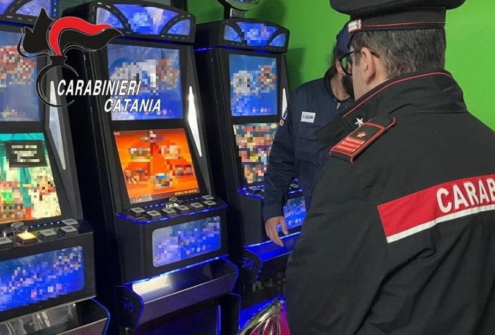 Controlli dei Carabinieri agli esercizi pubblici: denunciato il titolare di un chiosco