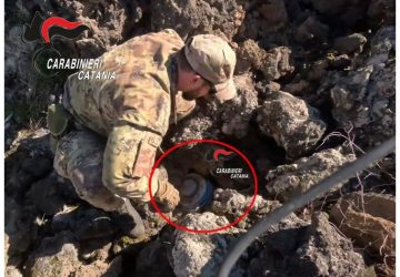 Perquisizioni dei Carabinieri, recuperate quasi 200 munizioni nella “sciara” di Randazzo