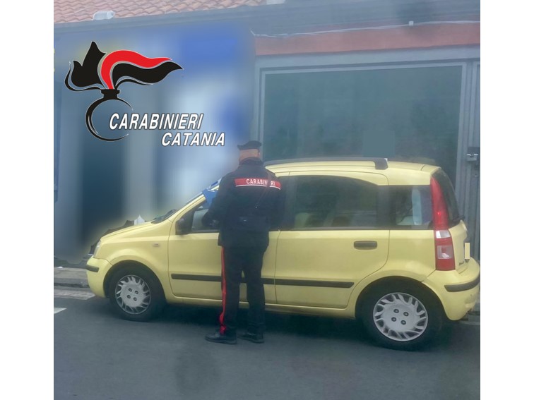 Utilizzano un’auto come “ariete”: furto con “spaccata” sventato dai Carabinieri