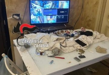 Catania: carabinieri arrestano 4 pusher