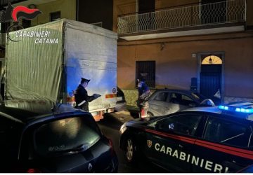Provano a rubare tre camion: 28enne catanese arrestato