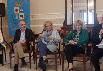 Presentato a Riposto il romanzo &ldquo;Pietre Sante. Le figlie dell'Etna&rdquo; di Marcello Proietto