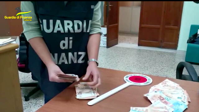 Autoriciclaggio e usura, due denunce. Sequestrati beni per 55mila euro