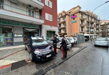 Giarre, rapina alla farmacia "Tropea" a Macchia: fermato dai Cc il malvivente