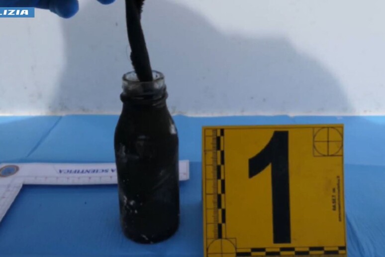 Incendio doloso al bar Ciccolato Cafè: arrestati titolare e complice