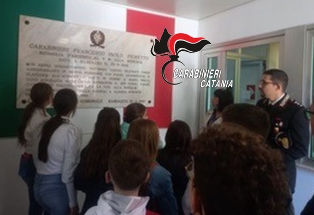 La caserma dei Carabinieri apre le porte ai piccoli studenti di Maniace