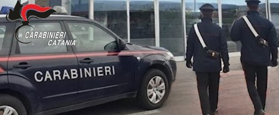 Si presenta alle casse con carne e salumi &ldquo;scontati&rdquo; dall&rsquo;amico al banco macelleria