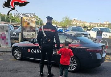 Bimbo si allontana dai genitori e si smarrisce. Immediate le ricerche dei Carabinieri