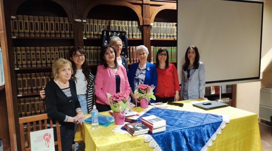 Francavilla, presentato il libro “Biancaneve non abita più qui – Dal mito della verginità alle inquietudini degli adolescenti di oggi”