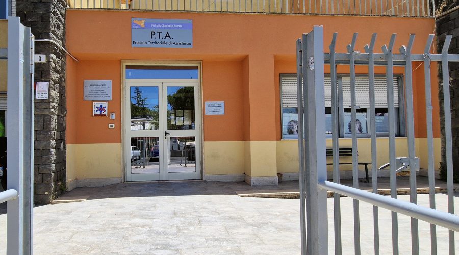 Disservizi al P.T.A. di Bronte: referti mammografie inaccessibili e utenza abbandonata