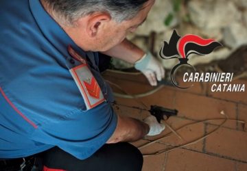 Pedara, spara all'ex moglie ma la pistola si inceppa. Fermato dai Cc un 87enne