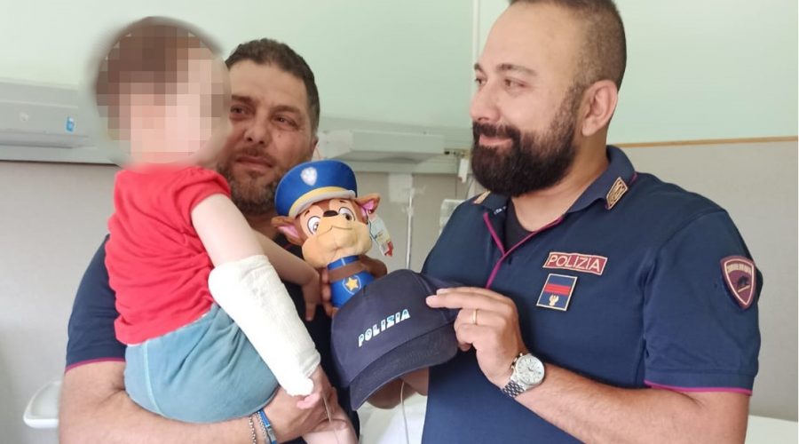 Acireale, bimbo di 18 mesi con problemi di respirazione salvato dalla Polizia