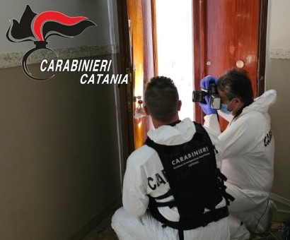 Accoltella l’ex marito della compagna per gelosia e fugge. Arrestato 41enne di Acireale