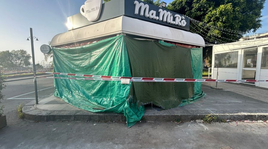 Riposto, i carabinieri sequestrano il chiosco di piazza del Commercio: ristrutturazione abusiva